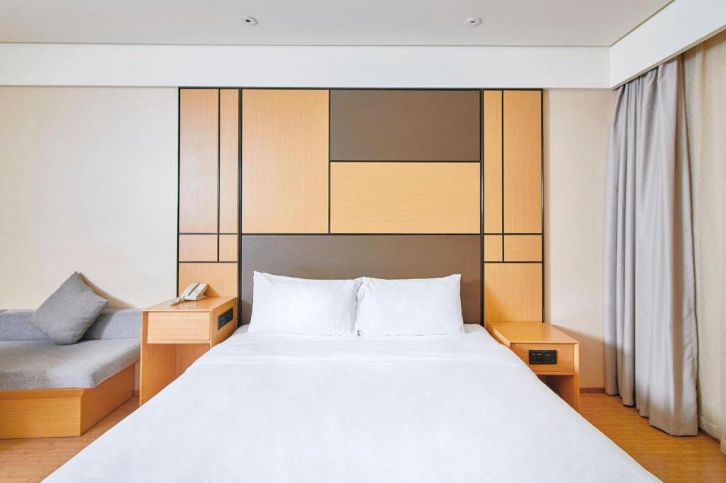 Ji Hotel Shanghai Hongqiao Yan'An XI Road Εξωτερικό φωτογραφία